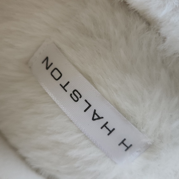 NEW!  Halston  memory foam slippers Size: 8 & 10 - Picture 13 of 14